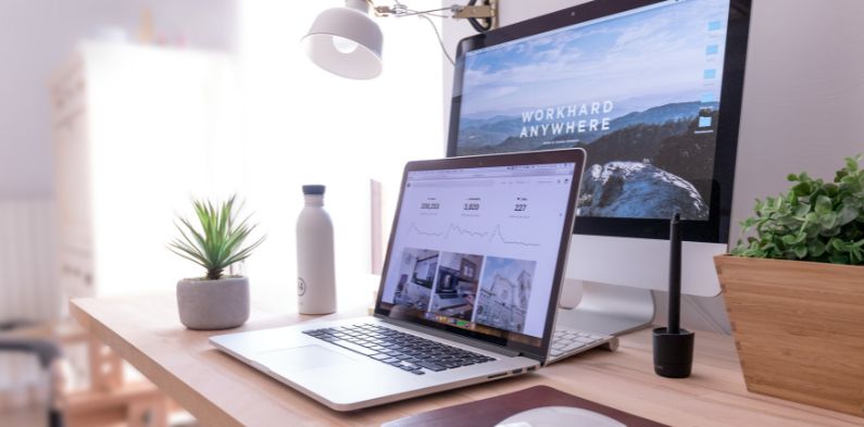 web-designer-professional-hire Hiring a web designer